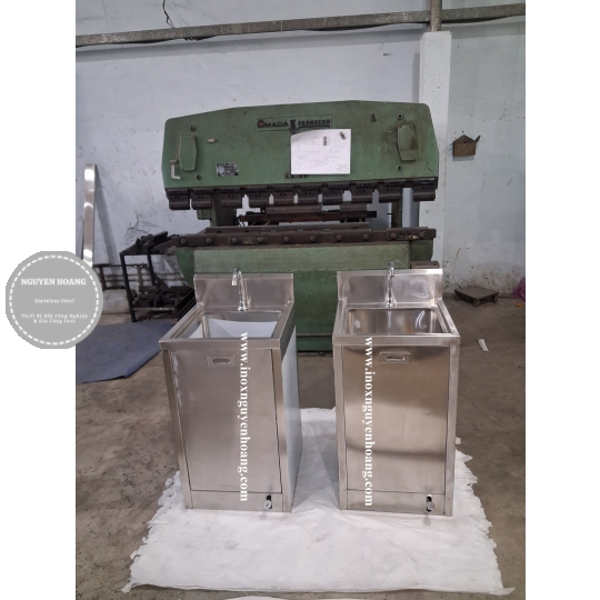 Chậu rửa tay sử dụng van đạp chân