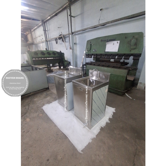 Chậu rửa tay sử dụng van đạp chân